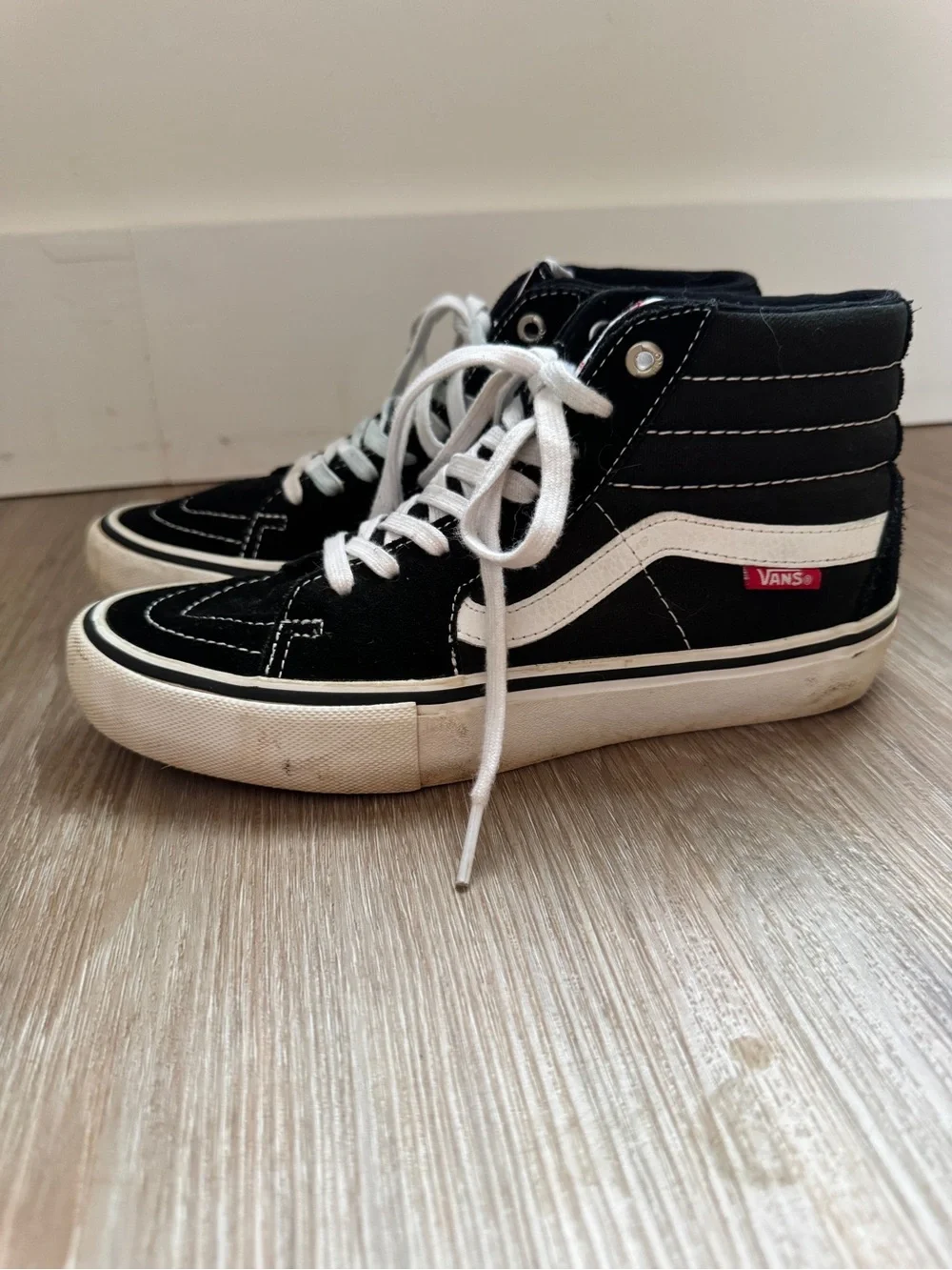 Vans Sk8-Hi Pro Classic Black White High Top Sneakers Men’s 6 Women’s 7.5